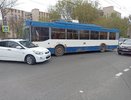 Во Владимире легковушка столкнулась с троллейбусом №10