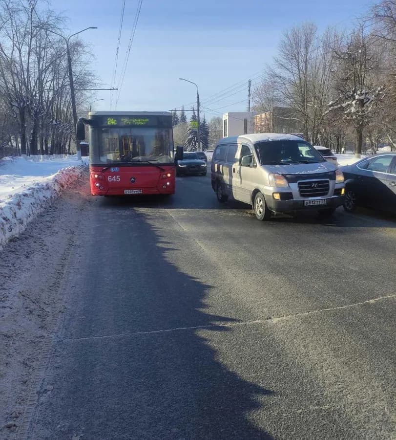 Еще одно ДТП с автобусом во Владимире: столкнулся автобус №24c и легковушка