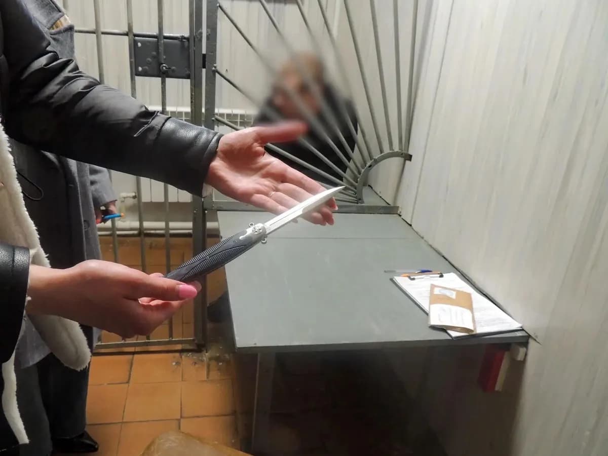 В Вязниках мужчина ударил ножом ребенка во дворе