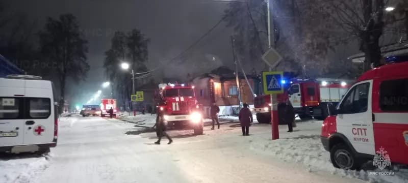 В Александровском районе вспыхнул жилой дом