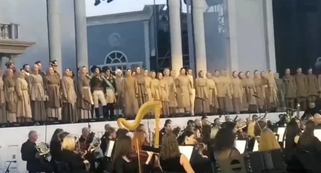 Опера «Война и мир» под открытым небом в Суздале собрала около 3000 зрителей