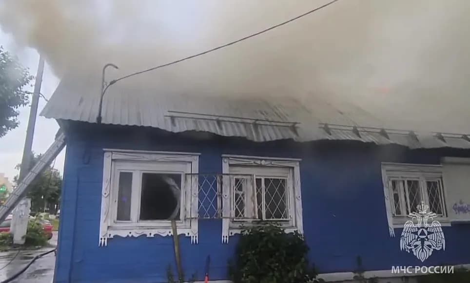 В бывшем троллейбусном депо Владимира разразился сильный пожар