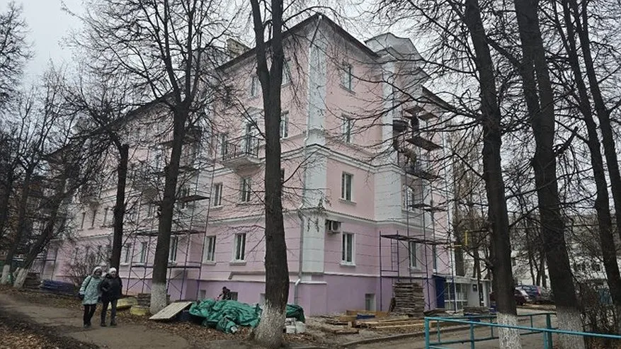 Главная картинка новости: Во Владимире жильцы дома на улице Северной добились ремонта крыши