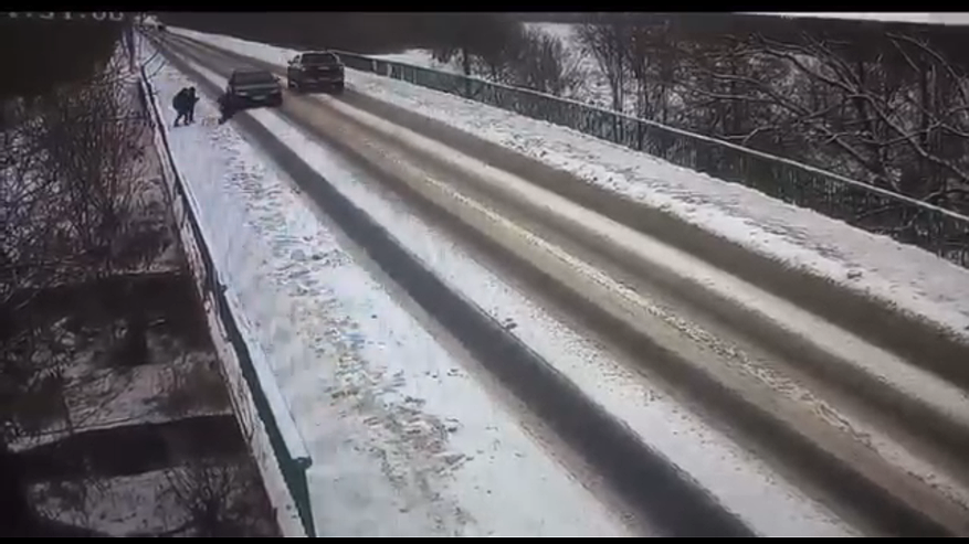 Главная картинка новости: В Киржаче автомобиль сбил выбежавшего на дорогу 9-летнего мальчика