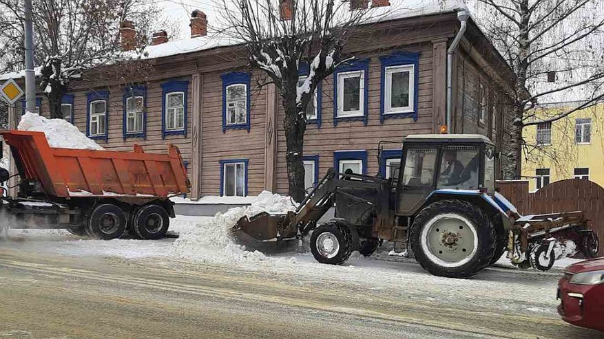 Главная картинка новости: Владимирцев просят убрать свои машины с некоторых городских улиц