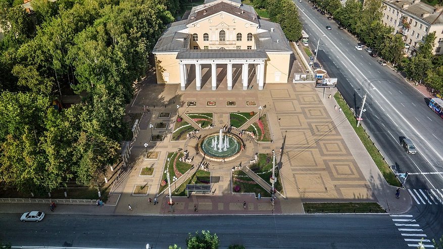 Главная картинка новости: Губернатор Авдеев рассказал, когда отремонтируют Дом культуры молодежи во Владимире