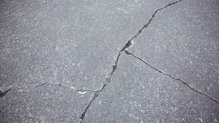 Главная картинка новости: В 2024 году муниципалитетам Владимирской области выделят 1, 5 млрд рублей на ремонт дорог во дворах