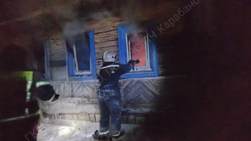Главная картинка новости: Во Владимирской области дом выгорел изнутри на площади 80 квадратных метров