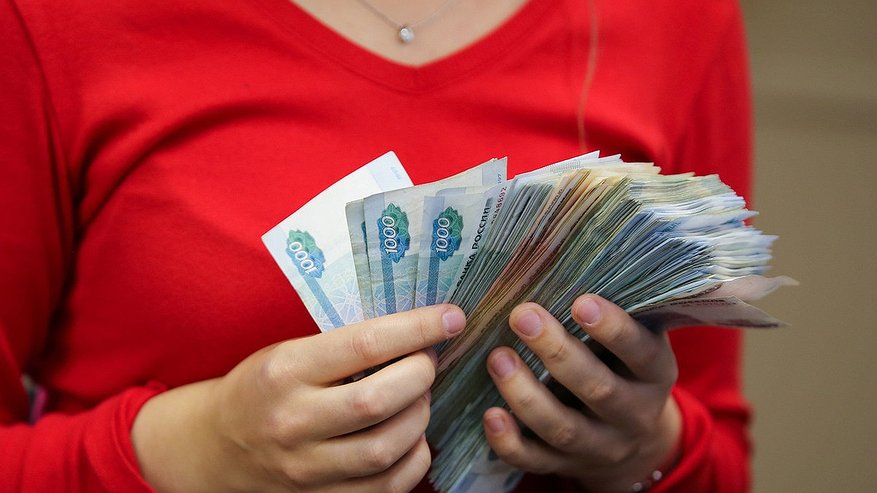Главная картинка новости: Сотрудница банка во Владимире украла более миллиона рублей с помощью подменных карт