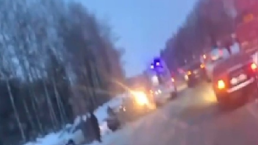 Главная картинка новости: В Александровском районе сегодняшним утром столкнулись несколько автомобилей