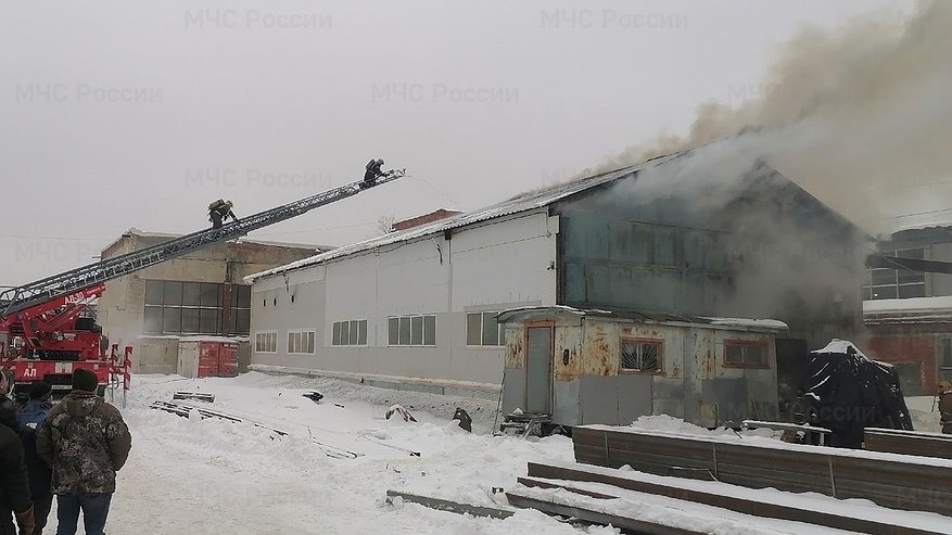 Главная картинка новости: Во Владимире вспыхнул химзавод