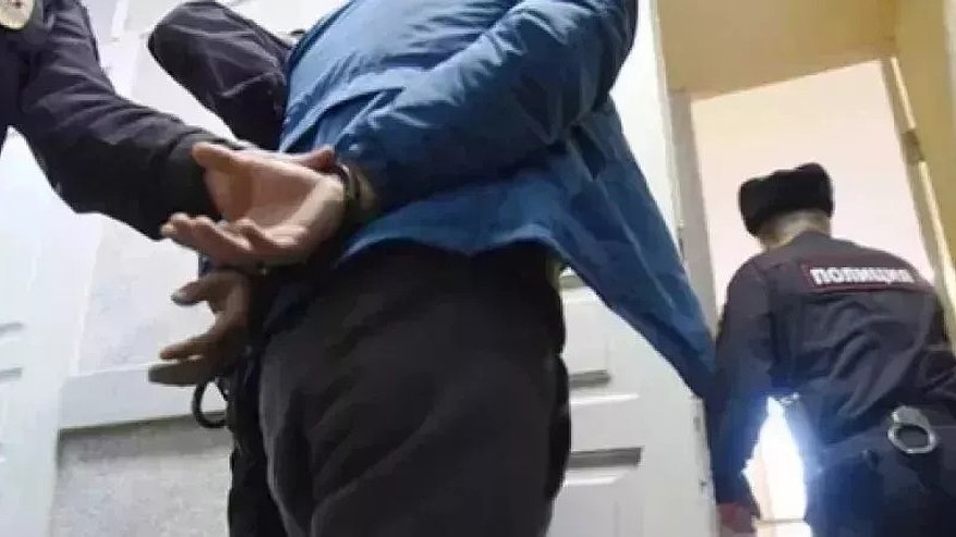 Главная картинка новости: В Муроме молодой человек выбил дверь в торговом центре ради мелкой бытовой техники