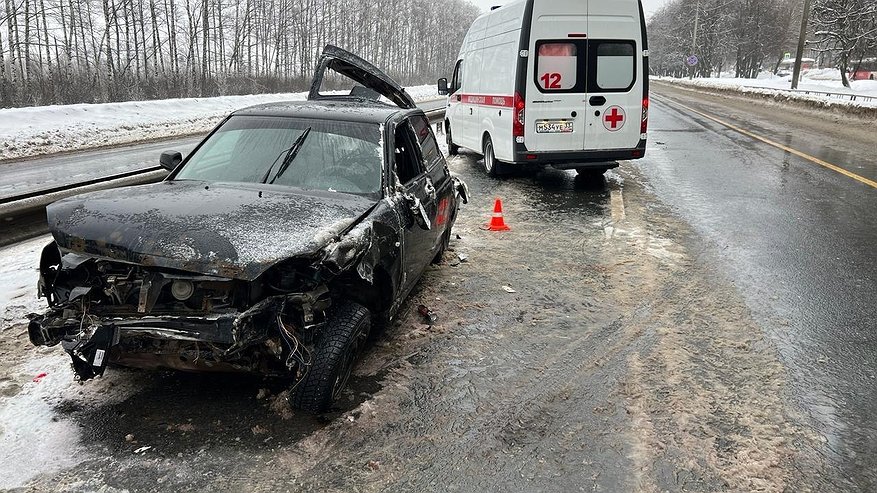 Главная картинка новости: Во Владимире пенсионер на "Ладе" устроил ДТП: пострадал 7-летний ребенок