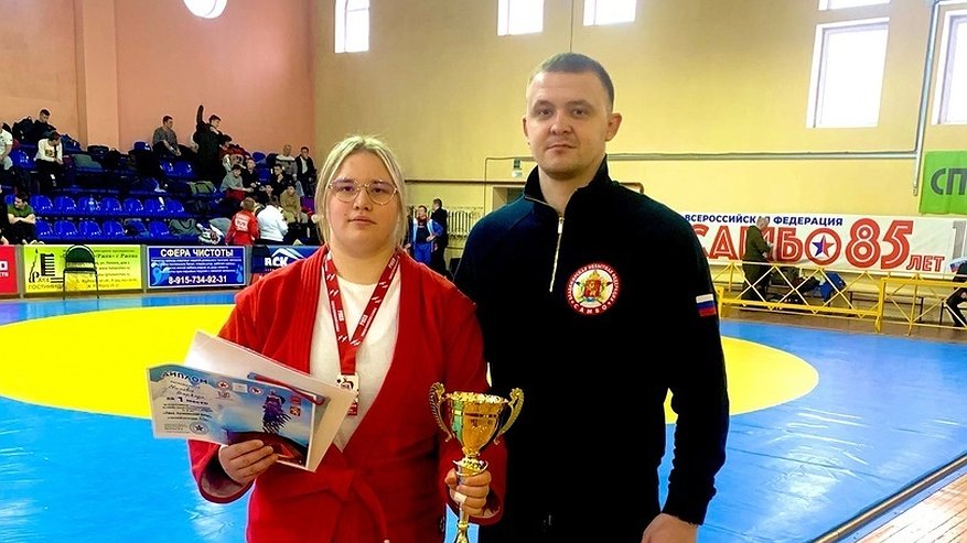 Главная картинка новости: Владимирская самбистка завоевала золото всероссийского турнира по самбо