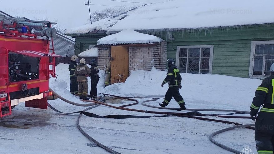 Главная картинка новости: В Муроме загорелся магазин ритуальных услуг