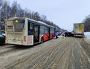 Во Владимире столкнулись легковушка, грузовик и рейсовый автобус