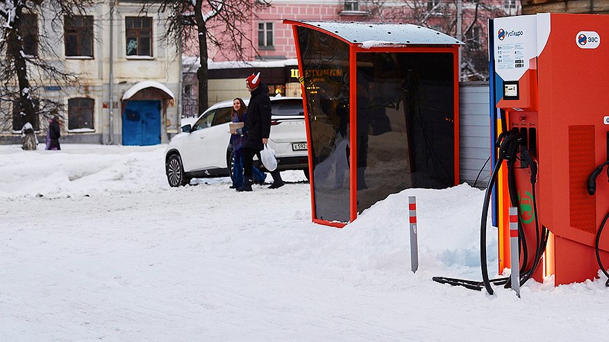 Главная картинка новости: Во Владимире появились две новых электрозаправочных станции