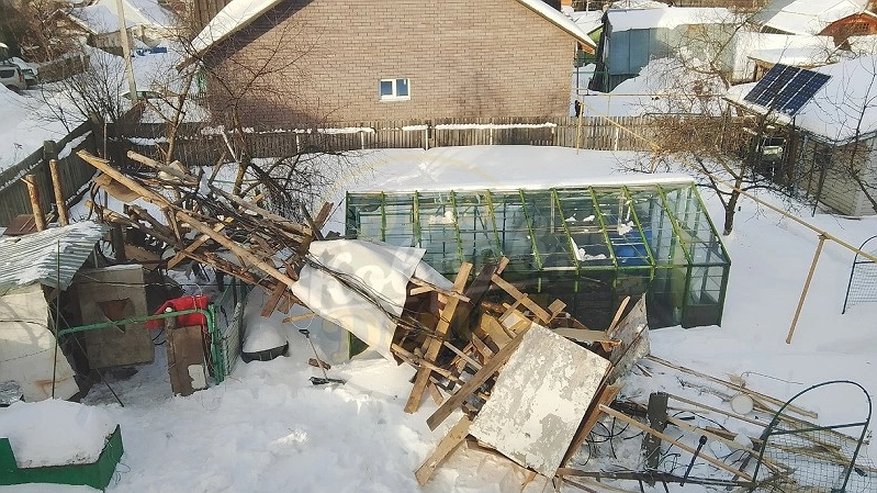 Главная картинка новости: В Коврове из-за сильного ветра рухнула телевышка