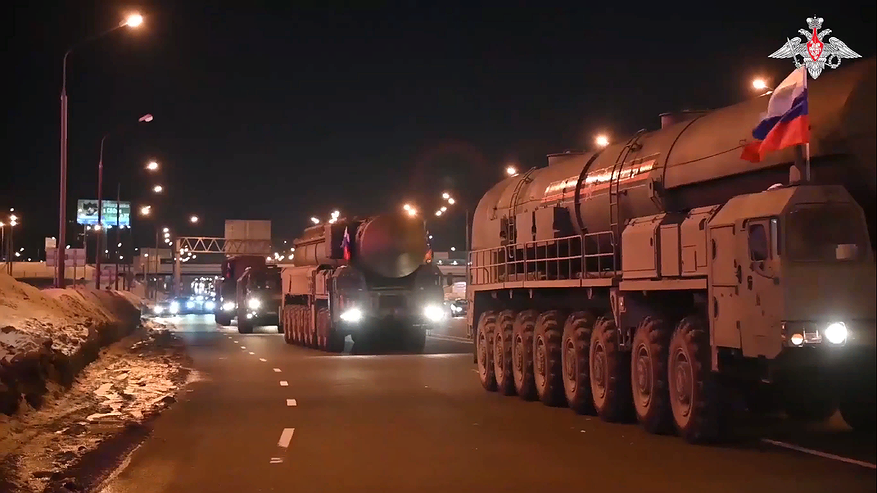 Главная картинка новости: Через Владимирскую область проехала колонна подвижных грунтовых ракетных комплексов "Ярс"