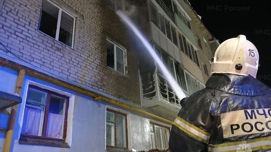 Главная картинка новости: В Муроме из горящего дома эвакуировали 35 человек