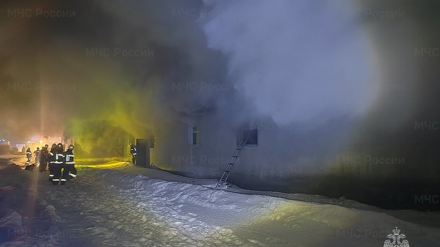 Главная картинка новости: В Муроме загорелось мебельное производство