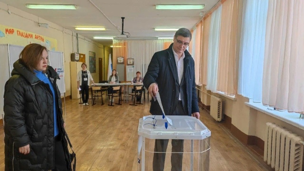 Главная картинка новости: Во Владимирской области начали работать избирательные участки