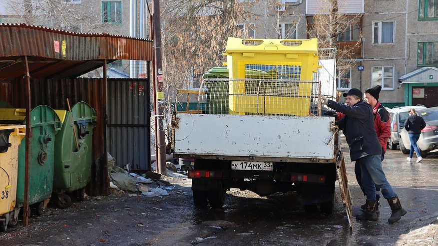 Главная картинка новости: Владимирские чиновники рассказали об улучшении ситуации с вывозом мусора в городе