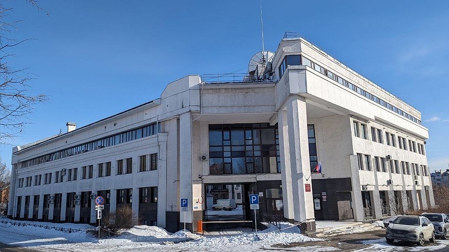 Главная картинка новости: В Суздале 13-летний мальчик на велосипеде наехал на яму на разрытой дороге и пострадал