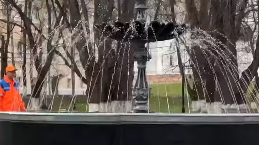 Главная картинка новости: Во Владимире идет подготовка к запуску фонтанов