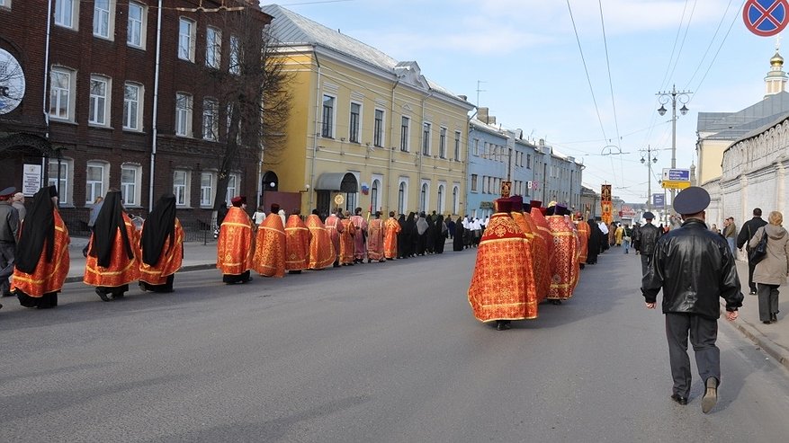 Главная картинка новости: Во Владимире не будет Крестного хода от Золотых ворот