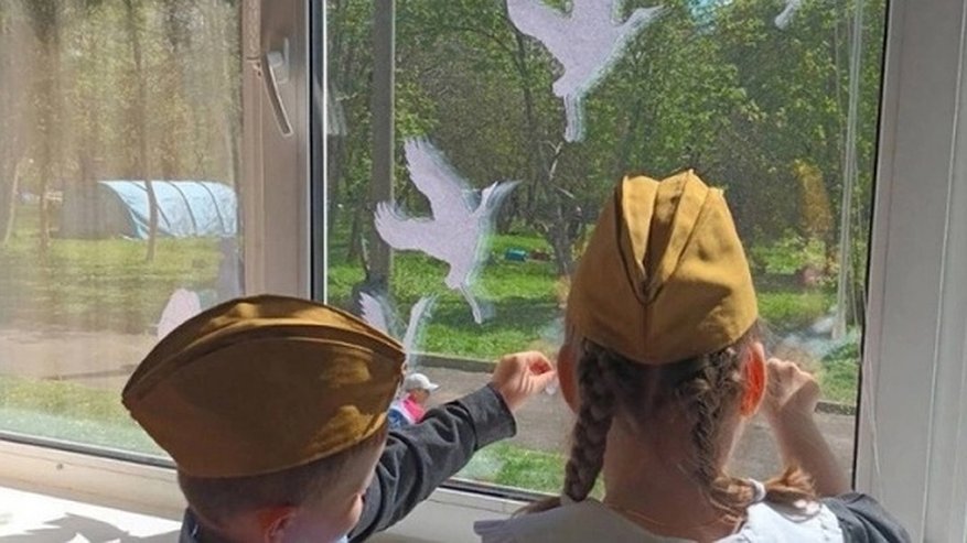 Главная картинка новости: Владимирцы активно принимают участие в акции "Окна Победы"