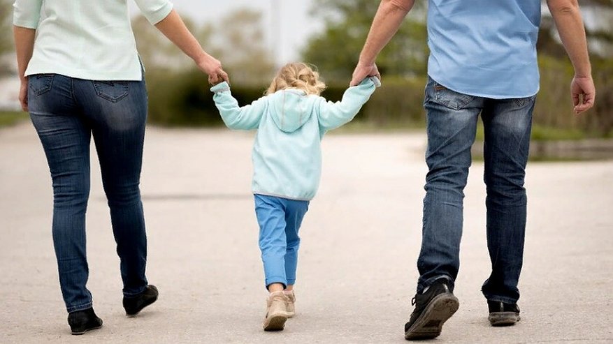 Главная картинка новости: "Будьте предельно осторожными": россиян с детьми и внуками предупредили о новой угрозе