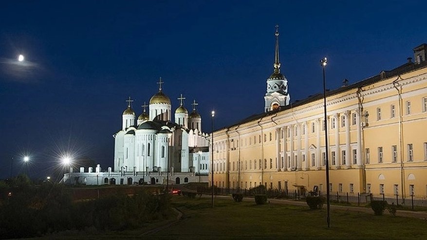Главная картинка новости: Владимир вошел в десятку городов, где подешевеют отели после майских