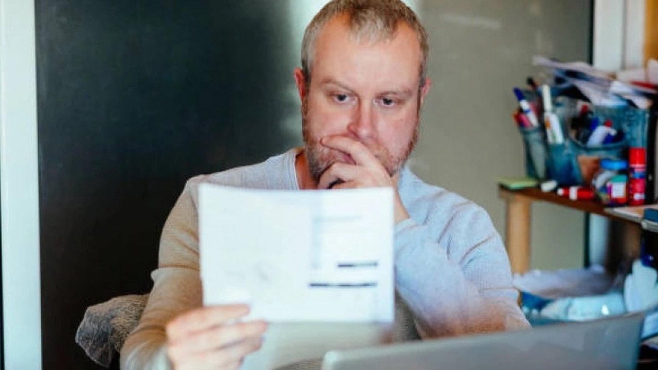 Главная картинка новости: Собственников квартир со счётчиками предупредили о ловушке в квитанции