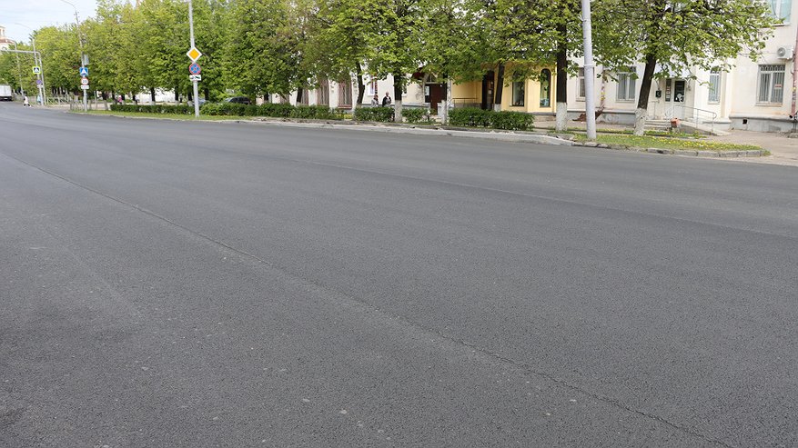 Главная картинка новости: Во Владимире вместо парковочных карманов на улице Горького оборудуют зоны остановок