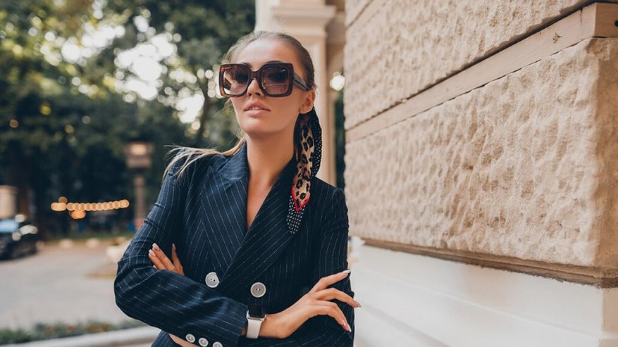 Главная картинка новости: Глазами мужчин: 3 неочевидные приметы возраста, которые они мгновенно считывают