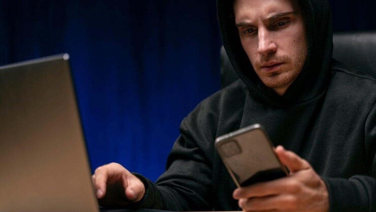 Главная картинка новости: Жители Владимирской области из-за мошенников за неделю лишились 17 миллионов рублей