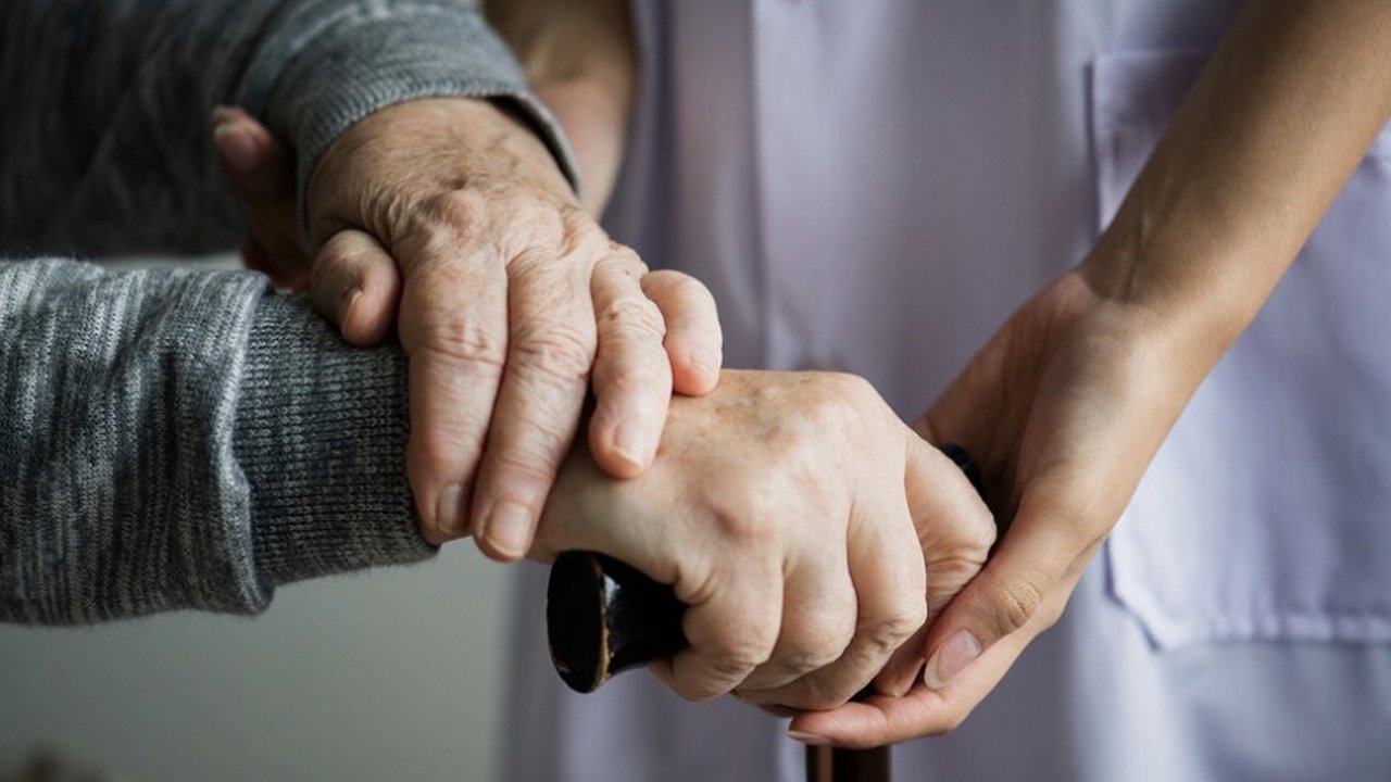 Главная картинка новости: Прокурор Селивановского района провел прием в доме престарелых и инвалидов