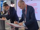 Александр Авдеев подписал первое соглашение на Петербургском форуме