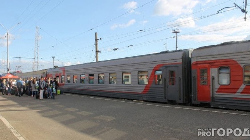 Главная картинка новости: Теперь в поездах это делать нельзя: как будут ездить пассажиры РЖД в новом сезоне-2024