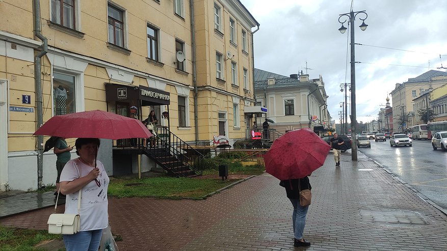 Жара, гроза и дождь: подробный прогноз погоды на завтра