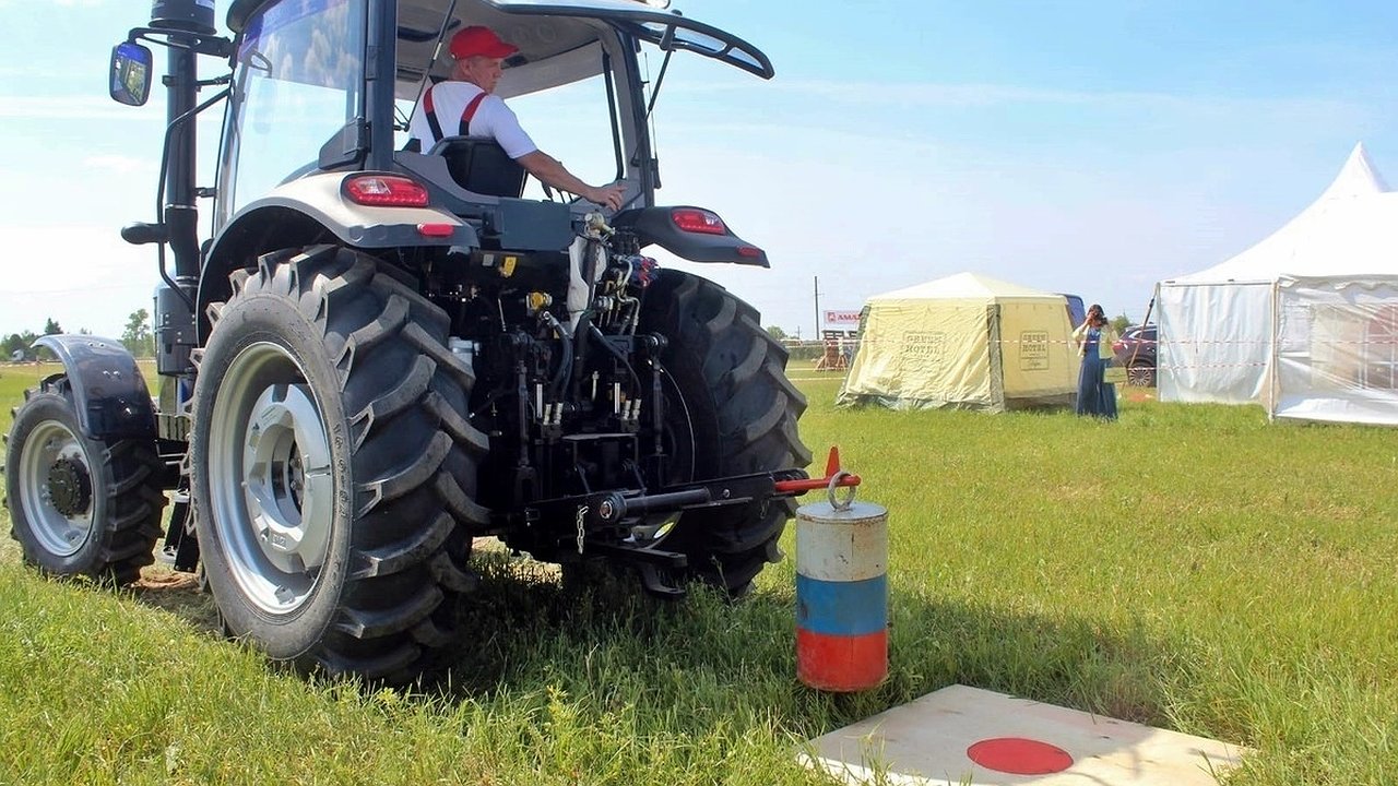 Главная картинка новости: Юрьев-Польский район приглашает на «Трактор-шоу»