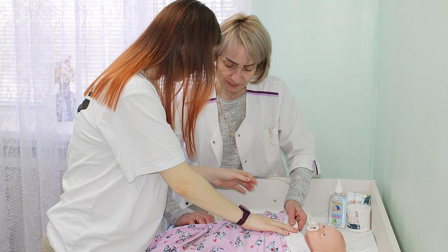 Главная картинка новости: Проект «Мама 18-» - поддержка юных матерей региона