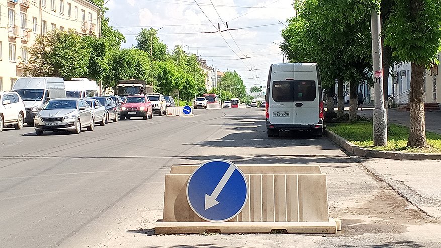 Главная картинка новости: Во Владимире продолжается ремонт улицы Горького