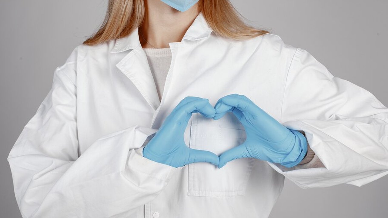 Главная картинка новости: Поздравление Губернатора А.А.Авдеева с Днём медицинского работника