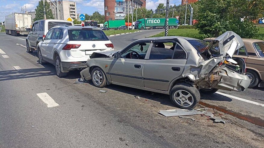 Во Владимире на Содышке столкнулись четыре авто
