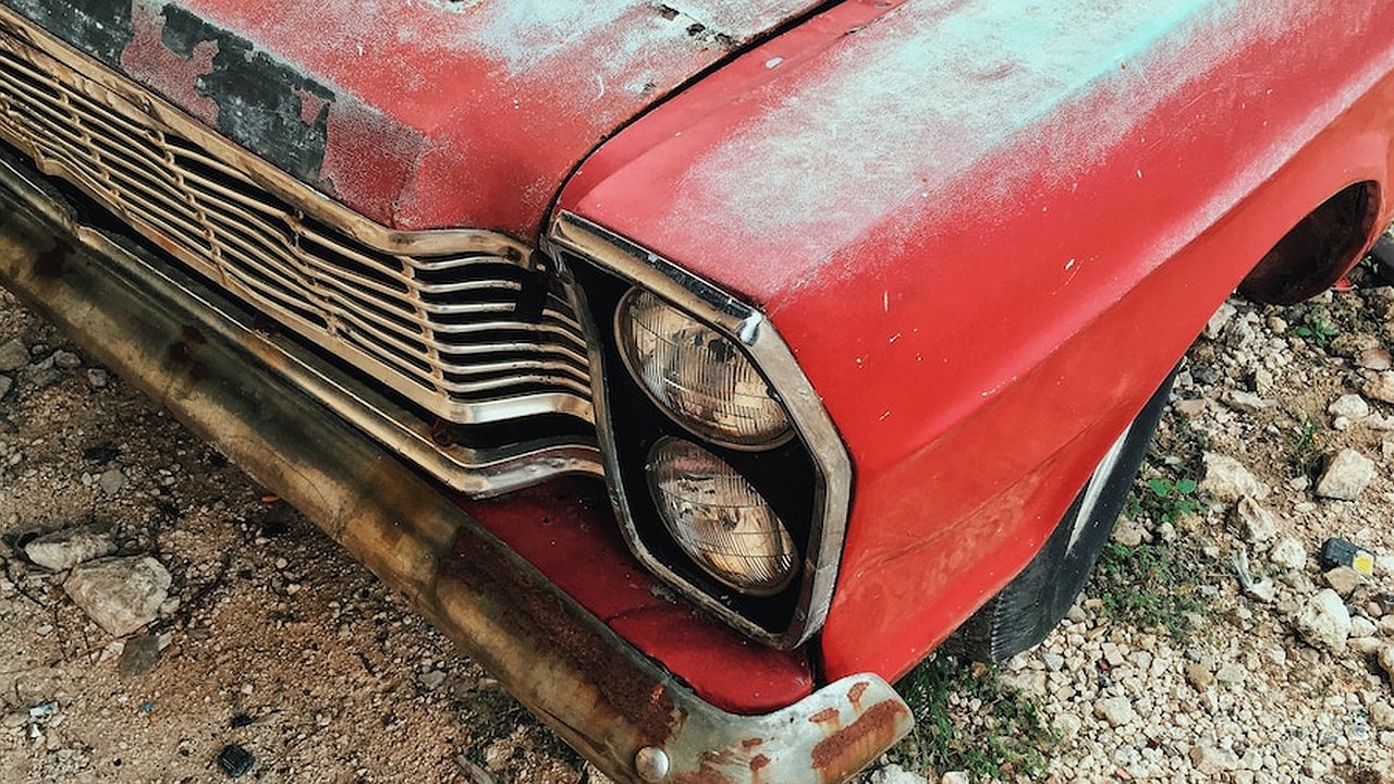 Главная картинка новости: На спецстоянку эвакуированы уже несколько ржавых машин во Владимире