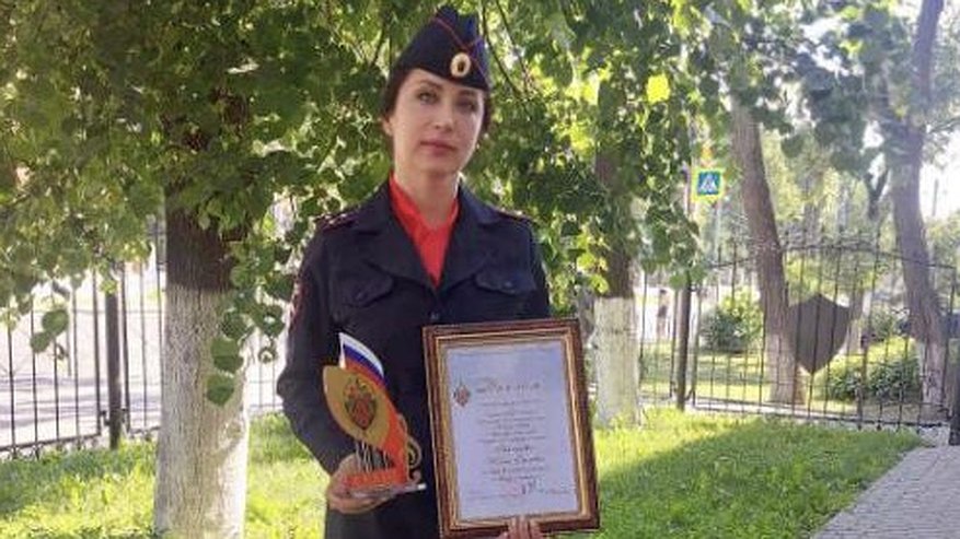 Главная картинка новости: Сотрудница областного МВД стала финалистом акции «Милосердие белых ночей»