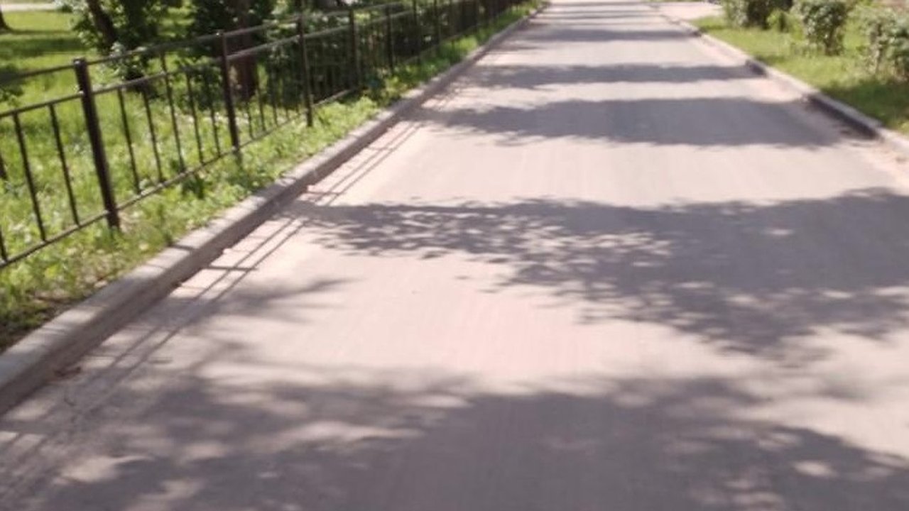 Главная картинка новости: Дорожные работы в регионе - в самом разгаре