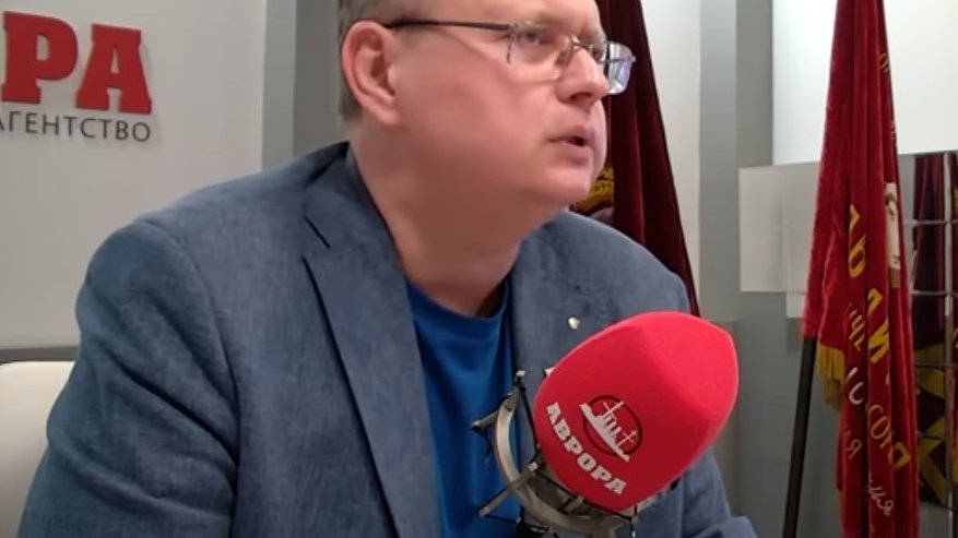 Главная картинка новости: Экономист рассказал, чего нельзя делать с деньгами сейчас: "Пожалеете через полгода"
